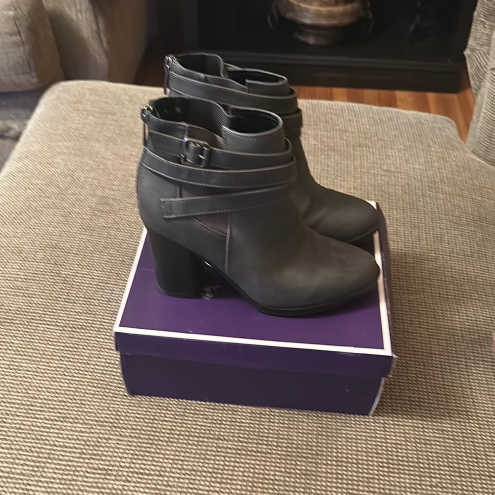 Dream Pairs Gray Heeled Boots with Chunky Heel